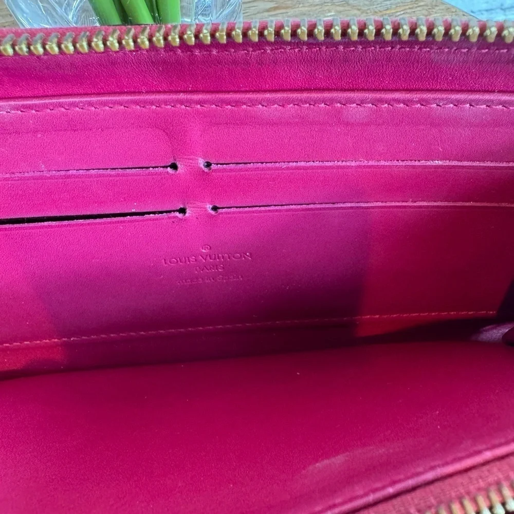 Louis Vuitton Vernis Monogram Zippy Wallet EUC